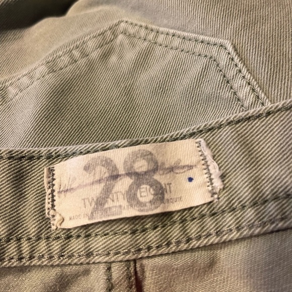 FREE PEOPLE MAGGIE JEANS- MOSS. SIZE 28 - Picture 4 of 5